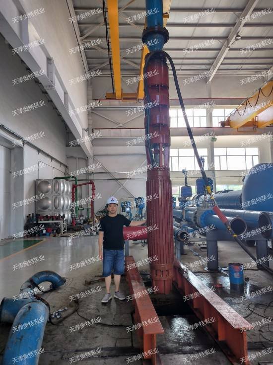 高压矿压潜水泵